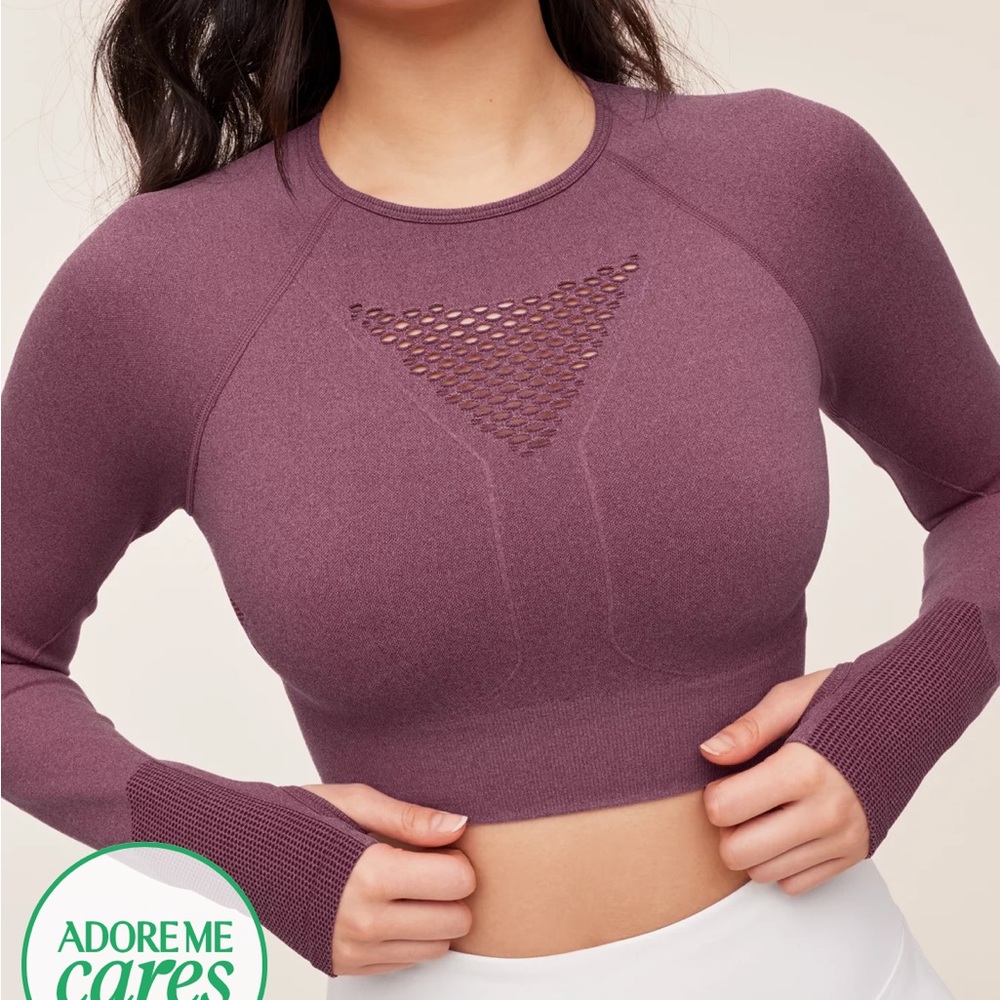 NWT athletic wear crop top